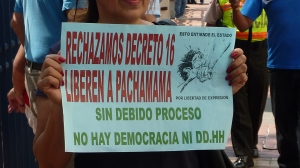 Banner protesting Decreto 16 at the Human Rights March in Guayaquil on 10th December